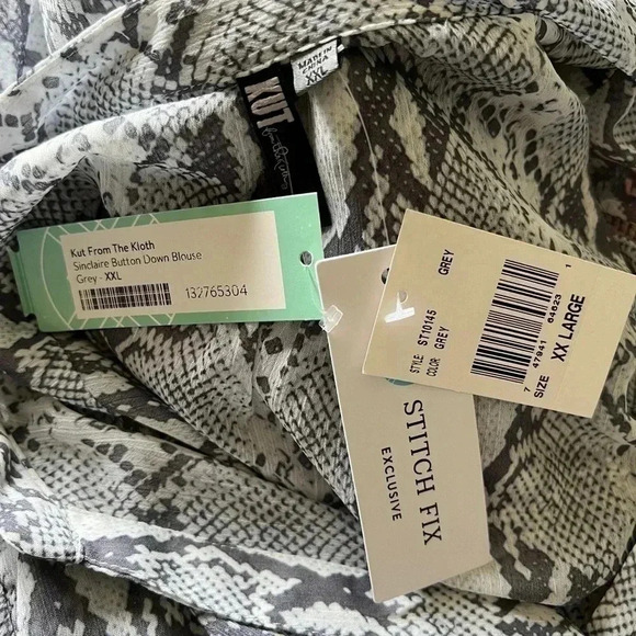 Kut From The Kloth Women’s Snake Print Sinclair Gray White Blouse Size XL - Picture 11 of 14